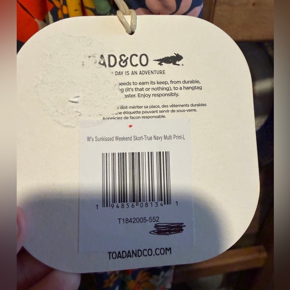 Toad & Co Skort Size Large Sunkissed Weekend Skort- True Navy Multi Floral NWT - Picture 7 of 7